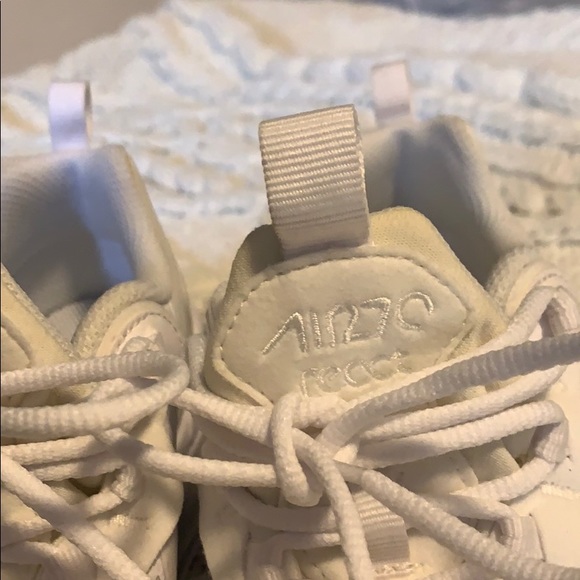 Nike shoes!! The shoes are Unisex! Suede - Picture 3 of 9